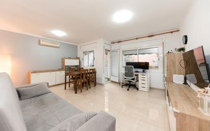 Living room of Flat for sale in Viladecans  with Air Conditioner and Balcony