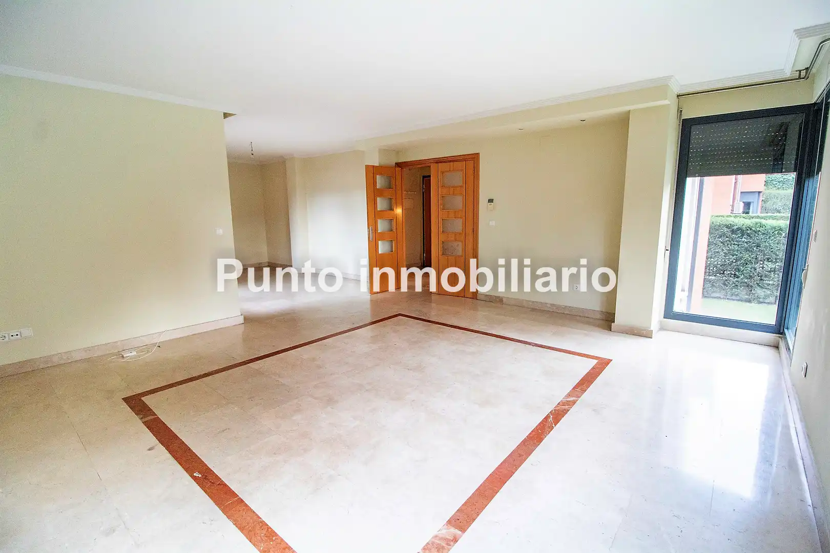 Living room of Houses for sale in Valladolid  with Heating, Private garden and Parquet flooring