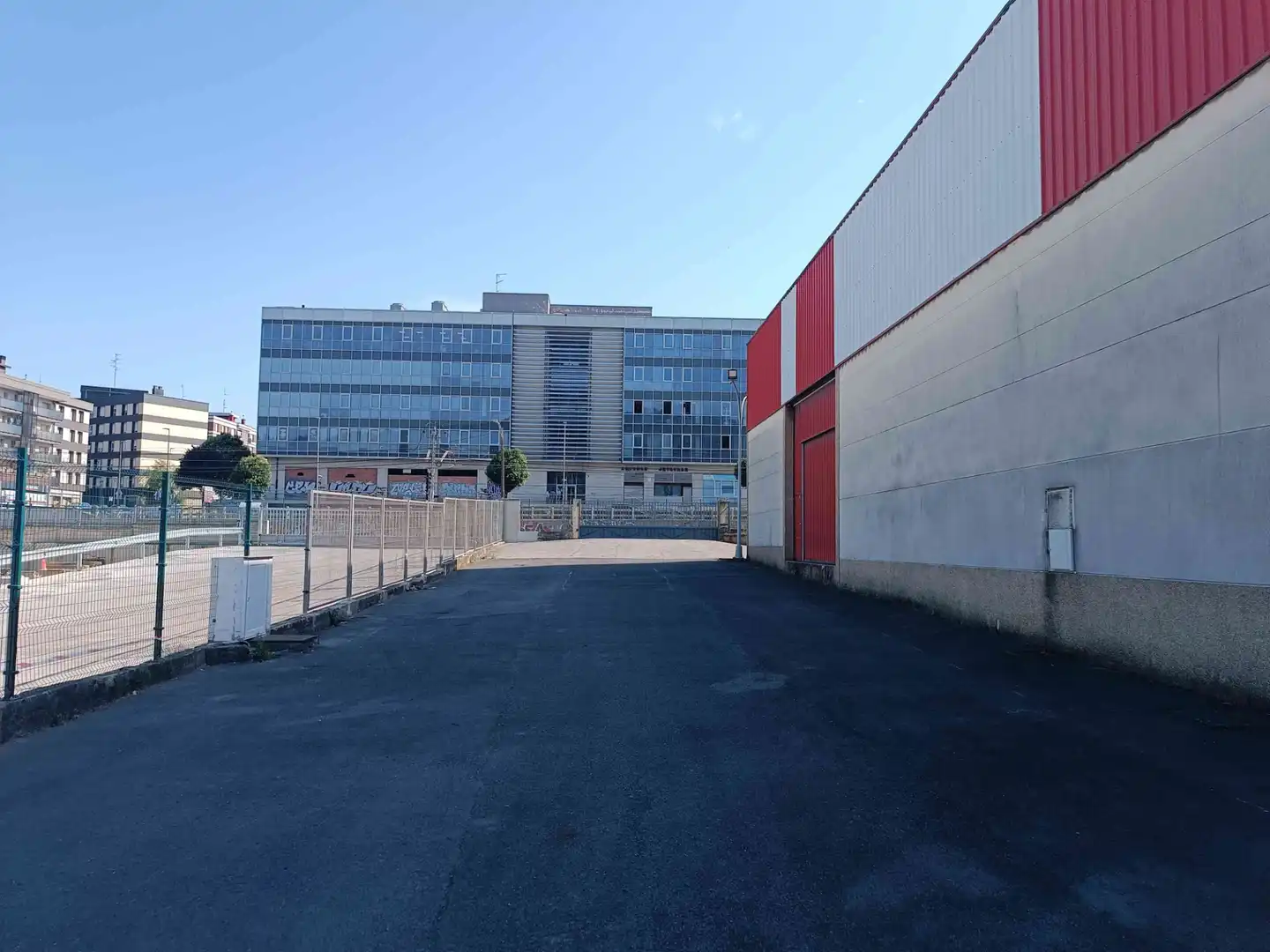 Vista exterior de Nave industrial en venta en Derio
