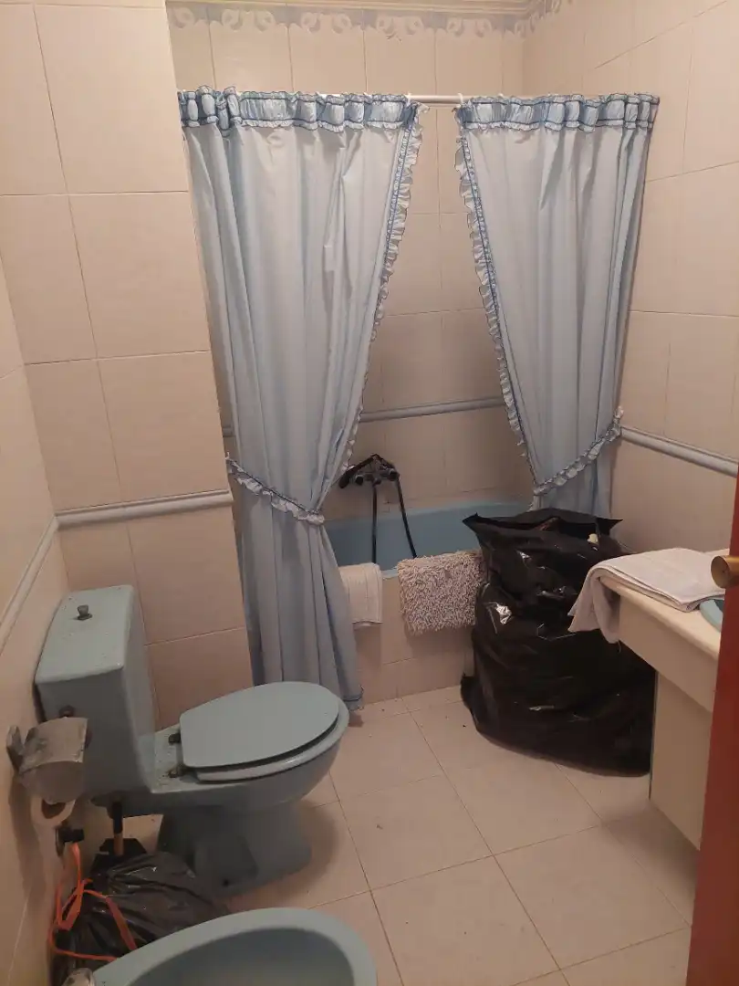 Baño de Apartamento en venta en Salou con Terraza, Amueblado y Piscina comunitaria