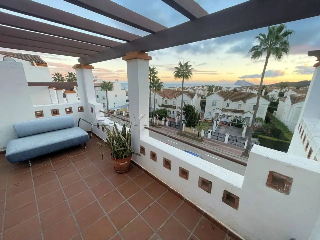 Terrassa de Apartament de lloguer en La Alcaidesa amb Terrassa, Moblat i Piscina comunitària
