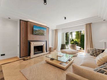 Apartamento con piscina en venta en Milla de Oro