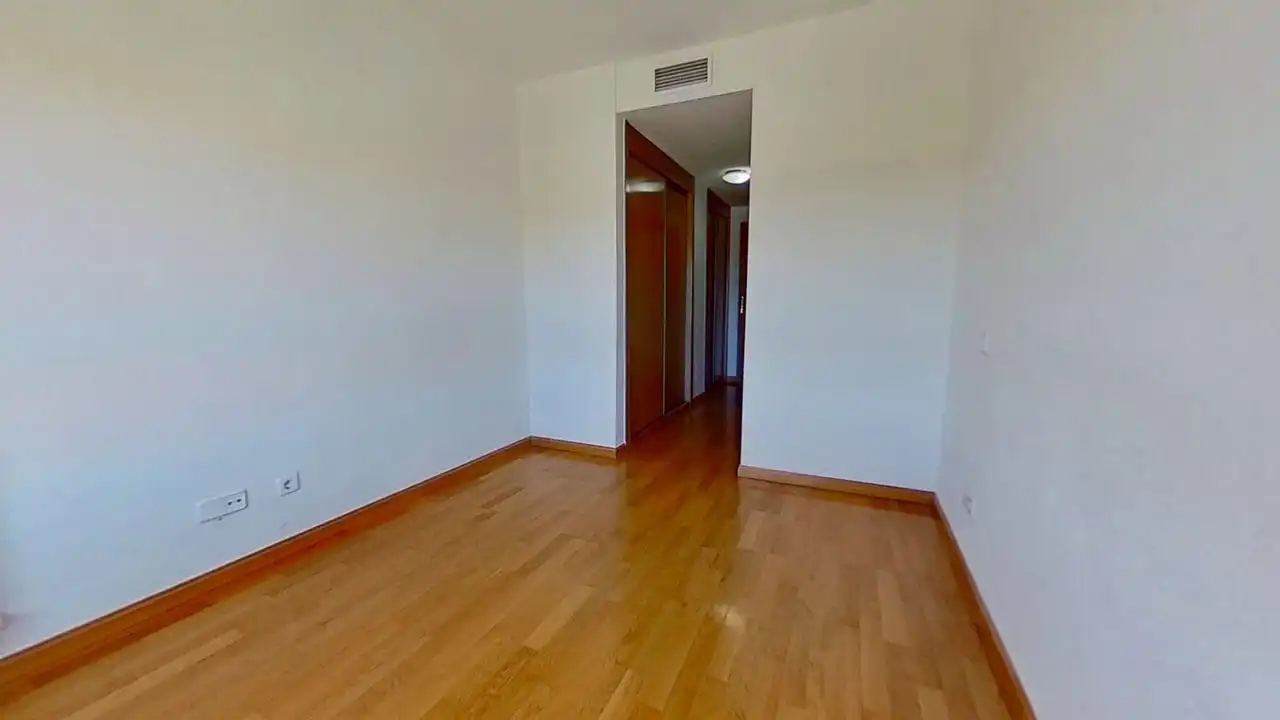 Bedroom of Flat for rent in Madrid  with Air Conditioner, Heating and Private garden