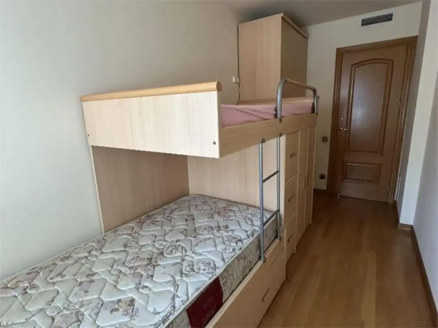 Dormitori de Pis en venda en  Barcelona Capital amb Aire condicionat