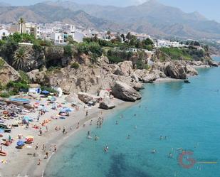 Vista exterior de Apartament en venda en Nerja amb Aire condicionat, Terrassa i Piscina comunitària