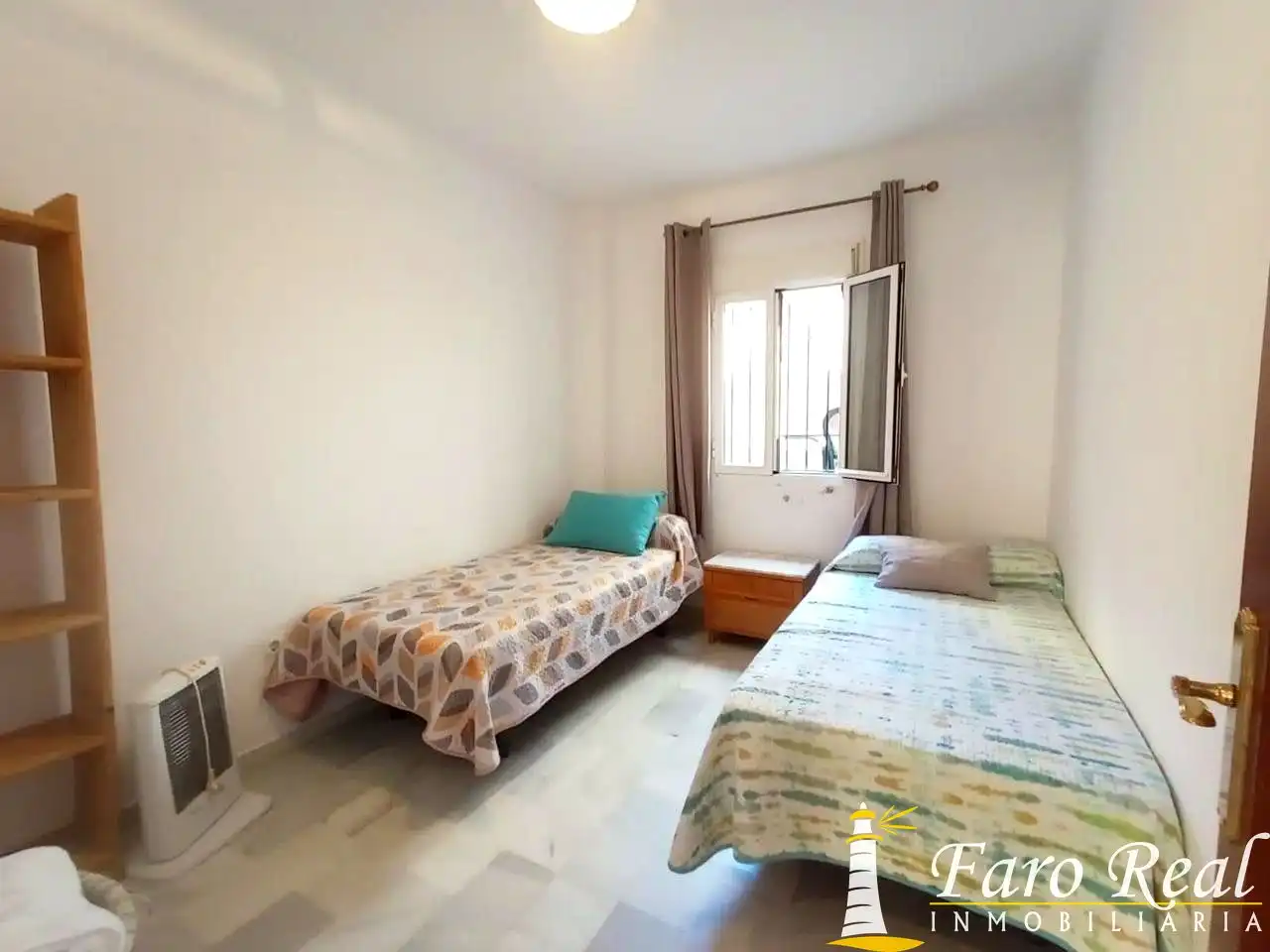 Schlafzimmer von Erdgeschoss zum Verkauf in Sanlúcar de Barrameda mit Abstellraum