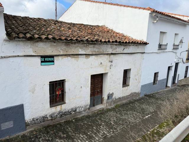 Casa adosada en Venta en Carretera, 23 en Segura de León