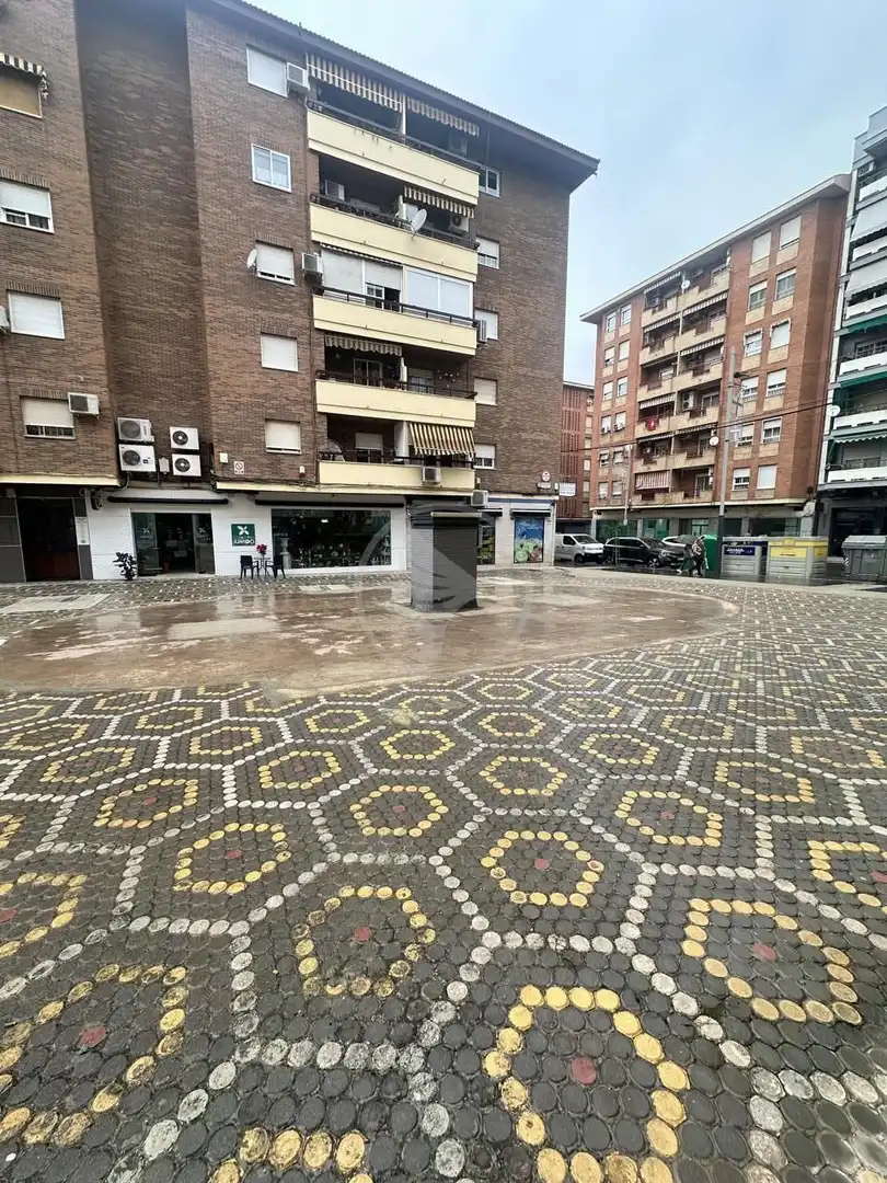 Parkplatz von Geschaftsraum zur Miete in Linares