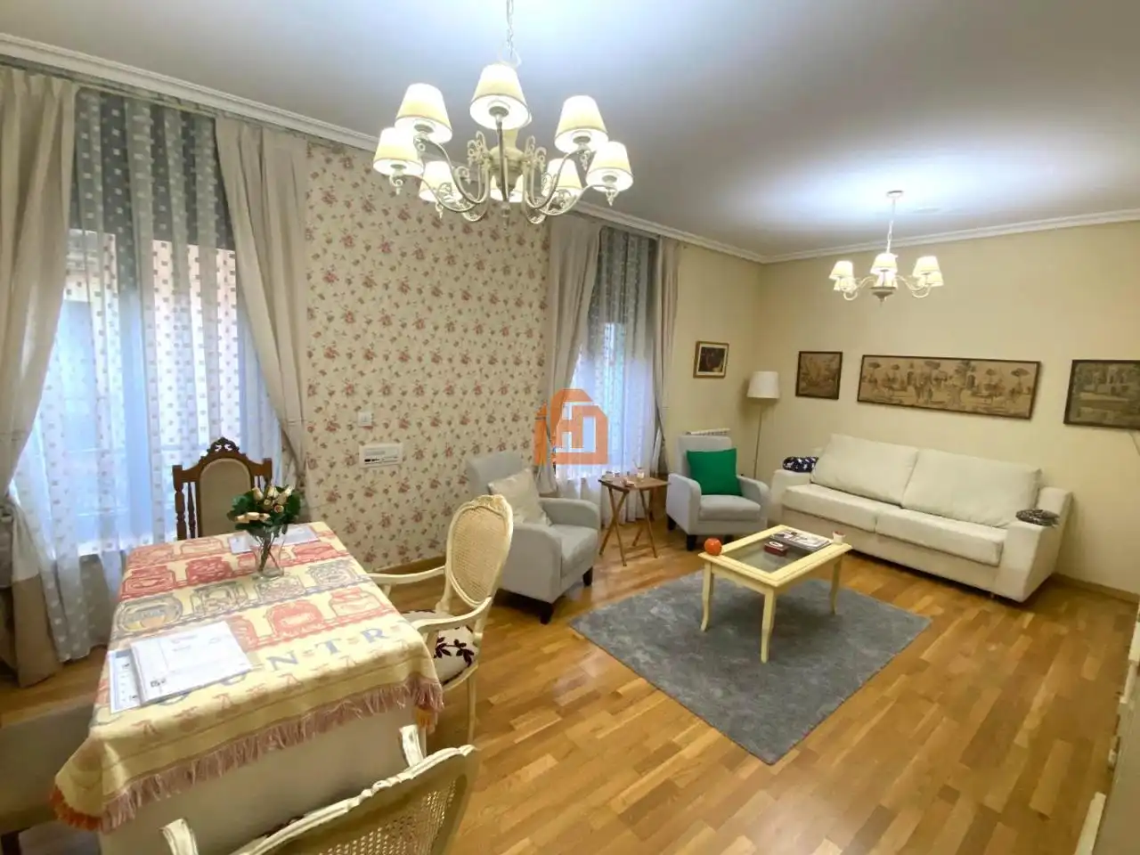 Wohnzimmer von Wohnungen zur Miete in León Capital  mit Heizung, Parkett und Möbliert