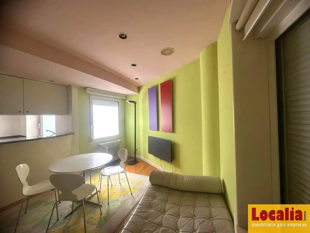Schlafzimmer von Büro zur Miete in Torrelavega 