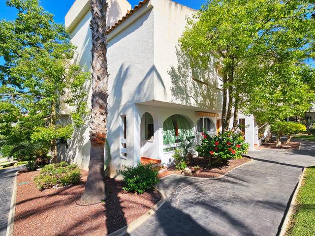 Casa-chalet en Venta en Avenida CARABASI DEL en Novamar - Mediterráneo