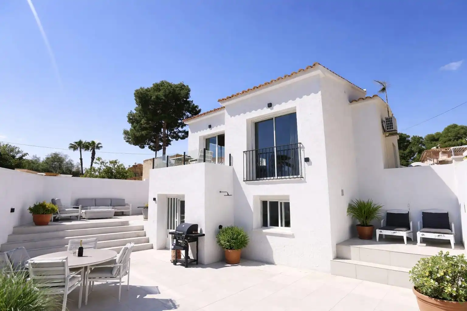 Vista exterior de Casa o chalet en venta en La Nucia con Jacuzzi
