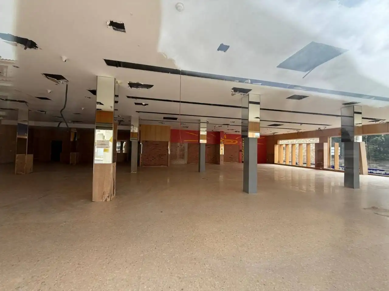 Local comercial en venta en Calle Cadaqués, imagen 5