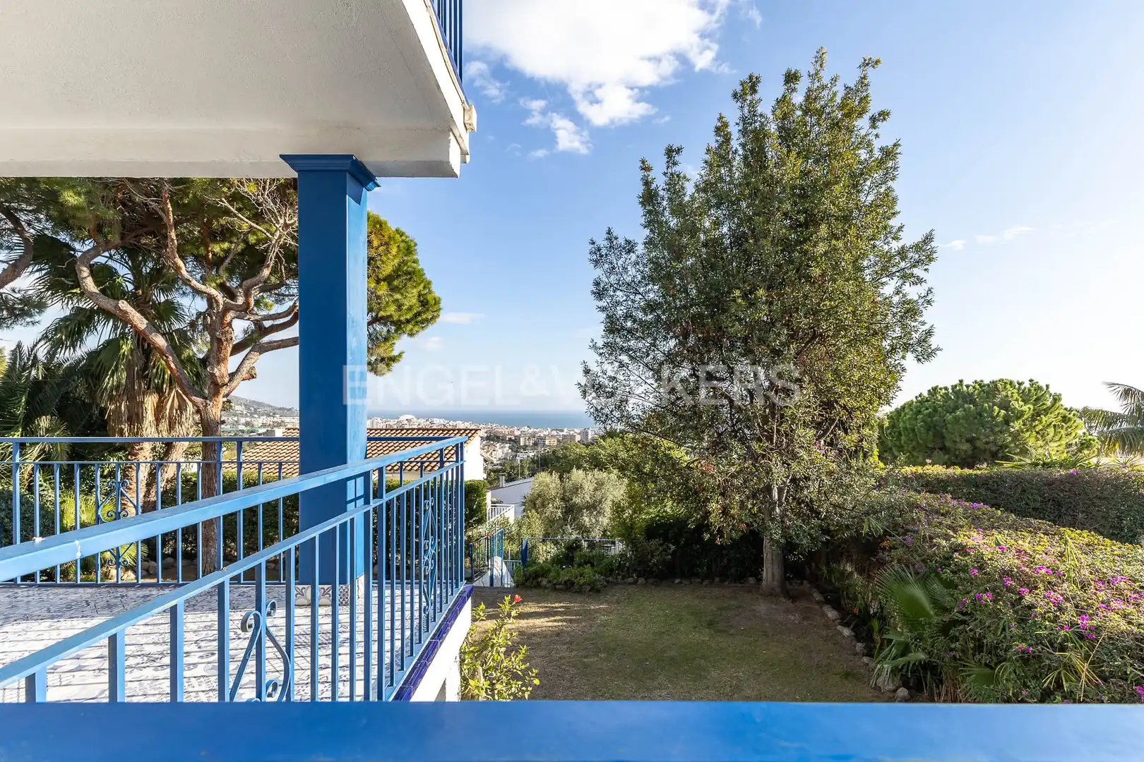 Vista exterior de Casa o chalet de alquiler en Sitges con Aire acondicionado, Calefacción y Jardín privado