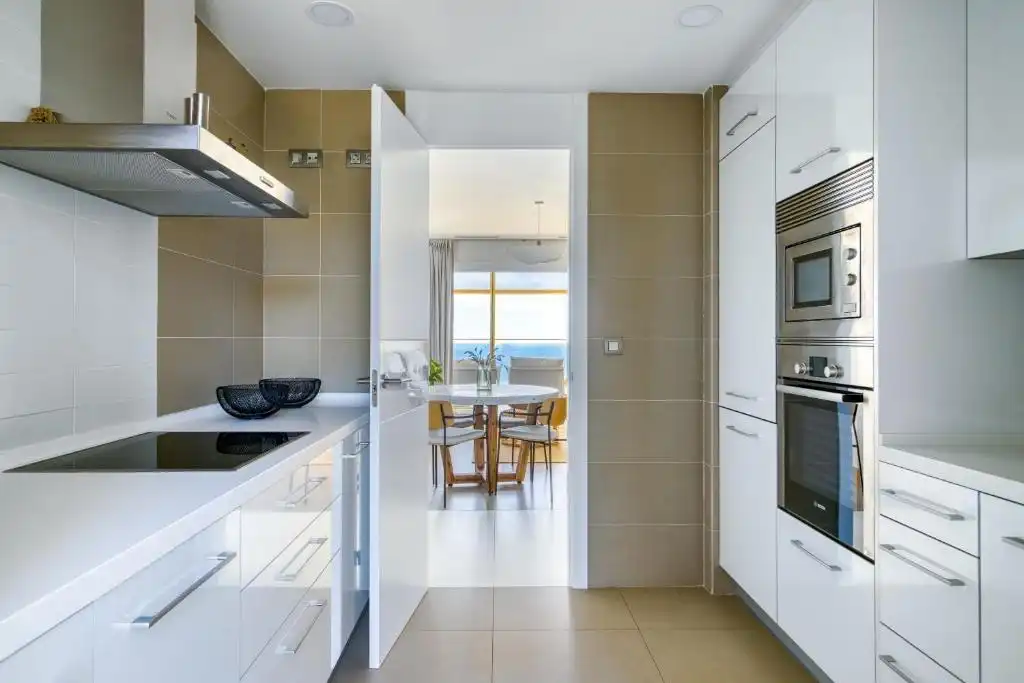Cocina de Piso en venta en Benidorm con Aire acondicionado, Calefacción y Jardín privado