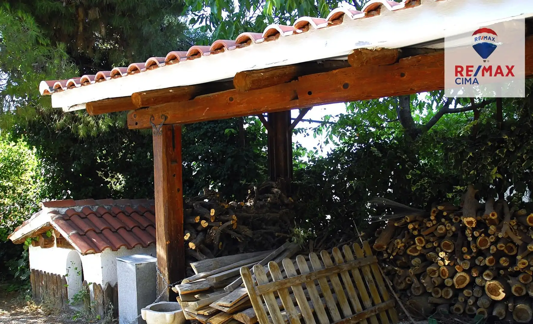 Casa o xalet en venda en Baza amb Aire condicionat, Calefacció i Jardí privat