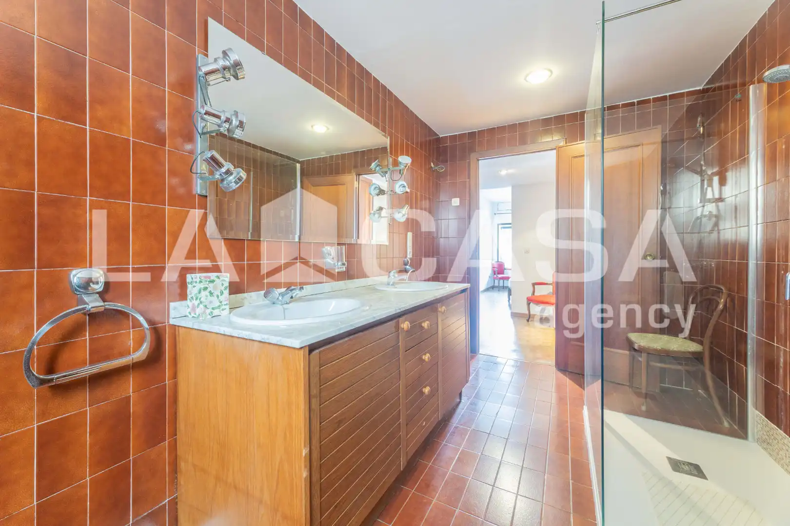 Baño de Piso en venta en Valencia con Horno y Balcón