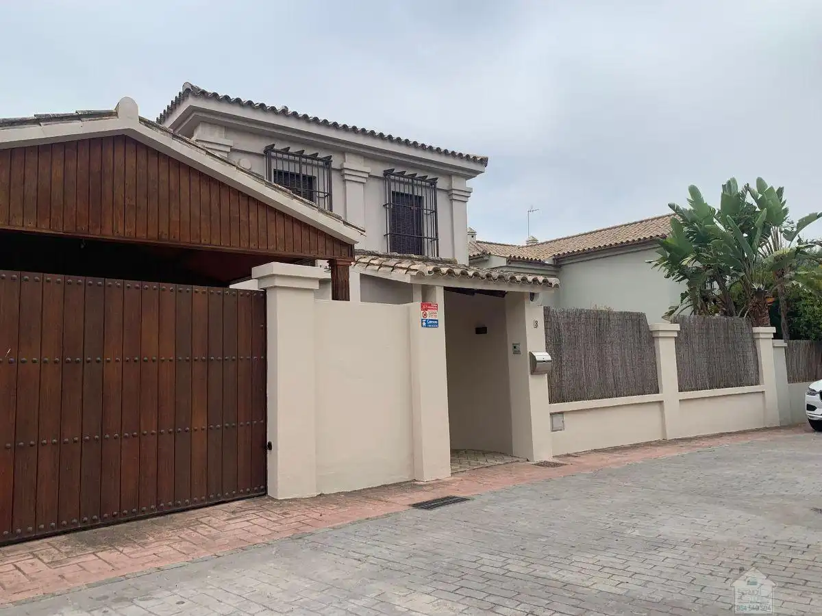 Chalet con piscina en venta en Simon Verde