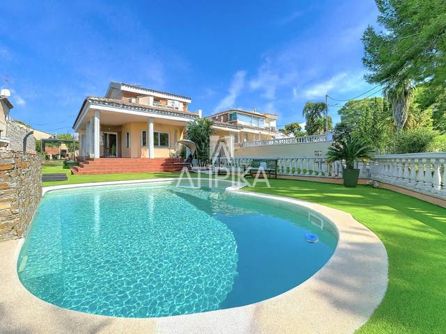 Casa-chalet en Venta en Mas d'En Serra - Els Cards