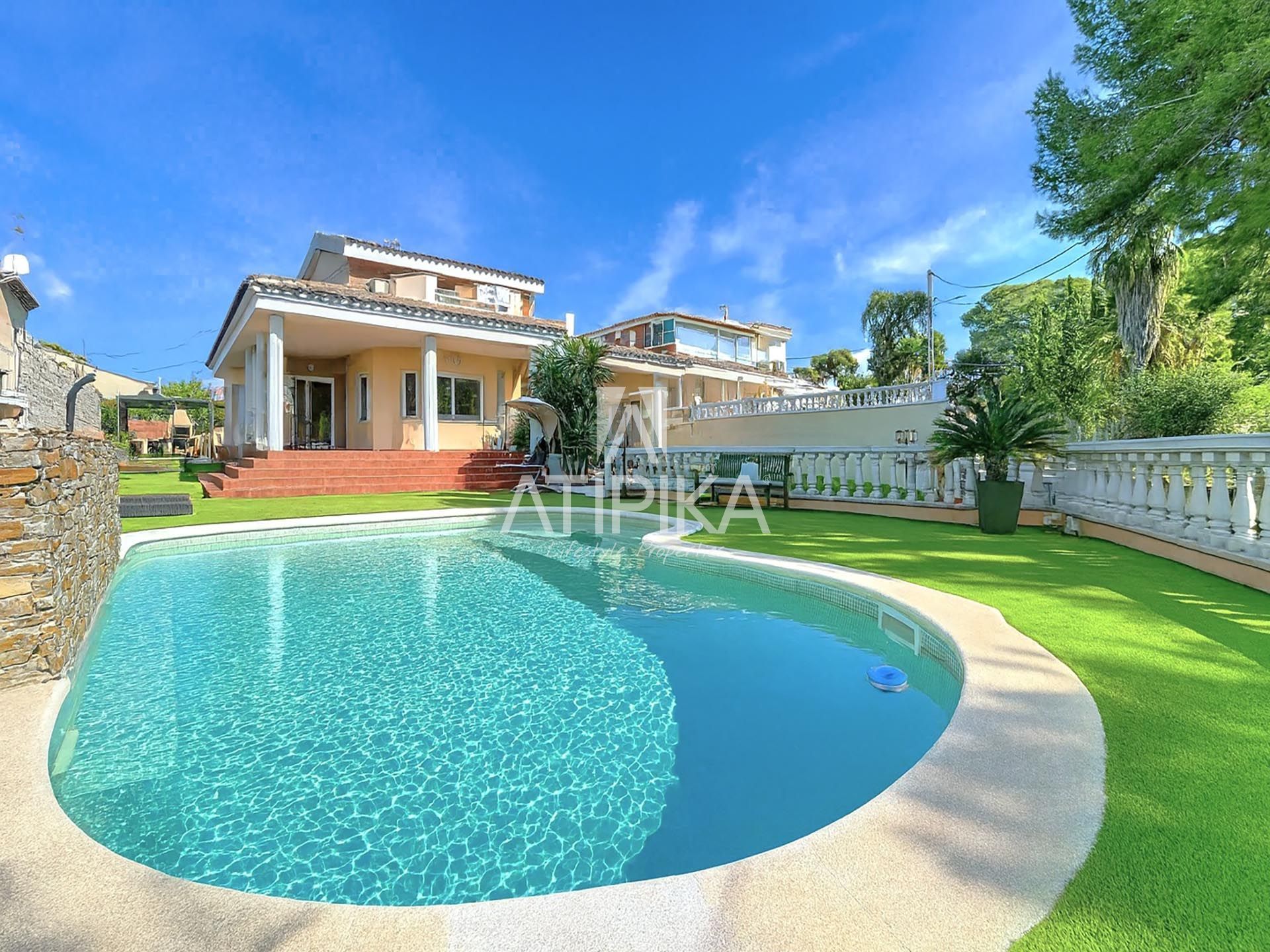 House or chalet for sale in Mas d'En Serra - Els Cards