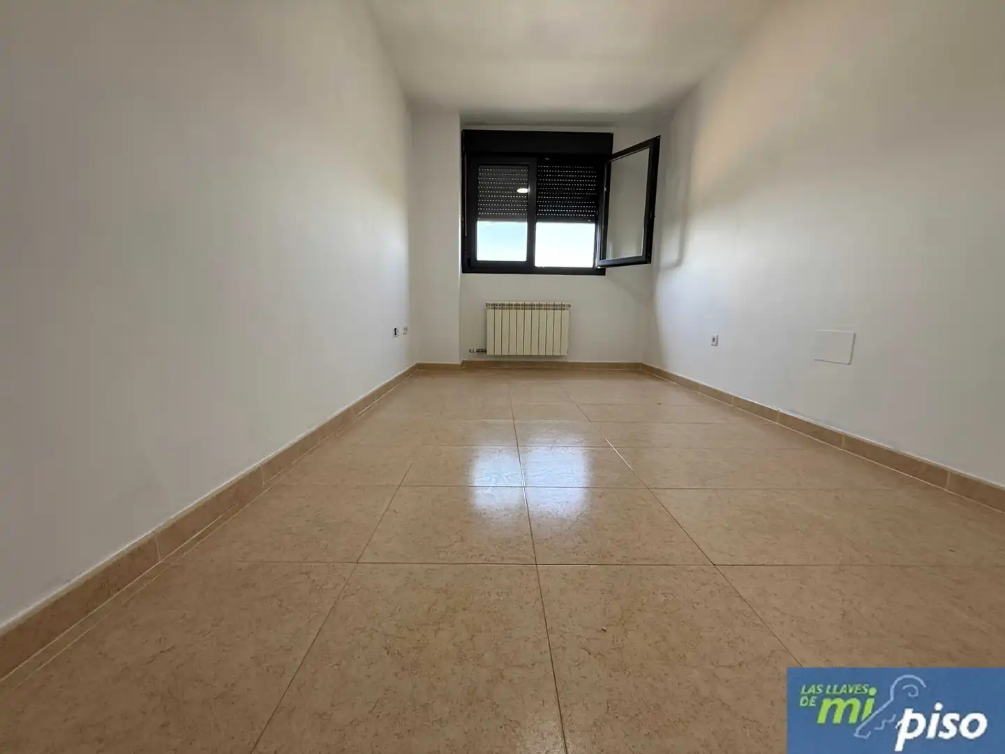 Piso en venta en Santovenia de Pisuerga con Calefacción, Terraza y Trastero