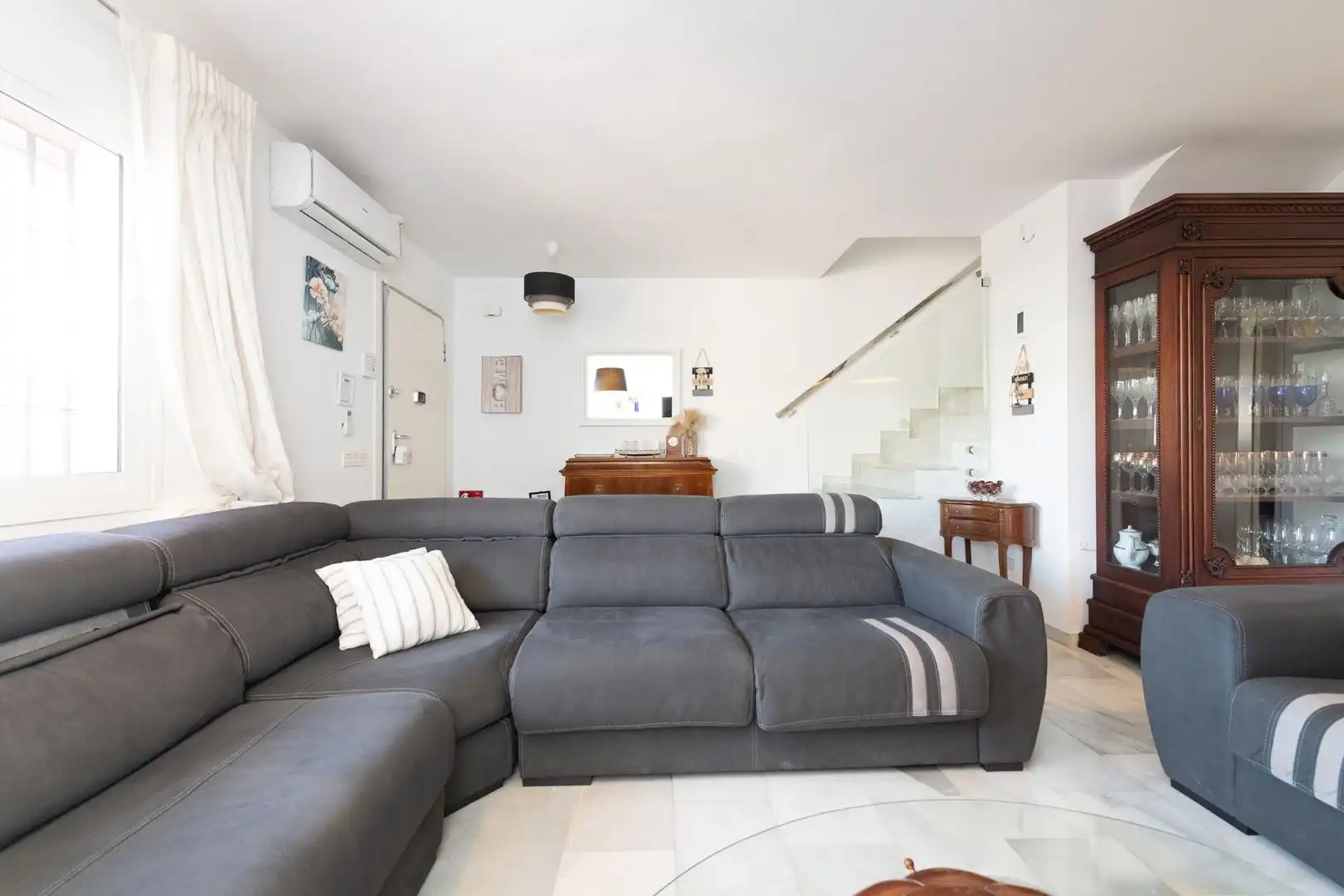Living room of Detached homes for sale in Málaga  with Terrace, Balcony and Community pool