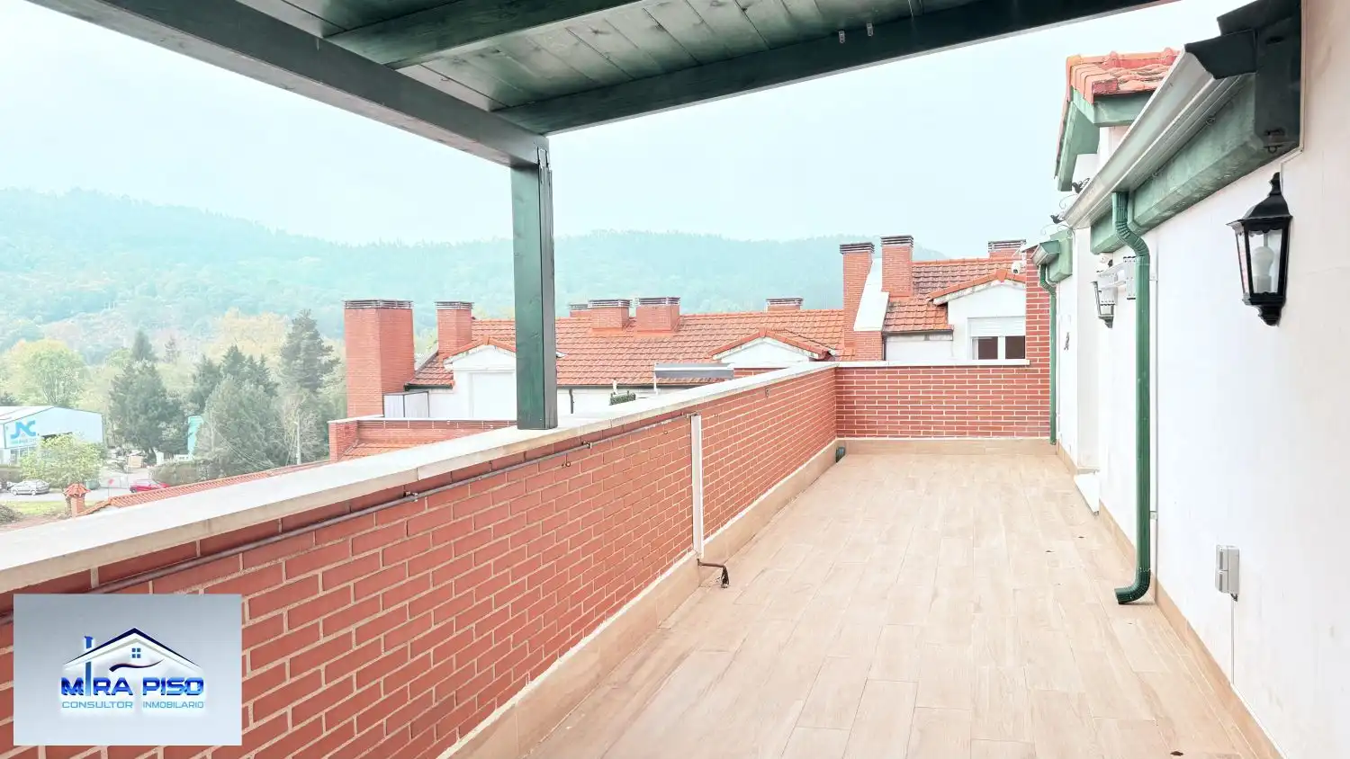Terraza de Ático en venta en Entrambasaguas con Calefacción, Parquet y Terraza