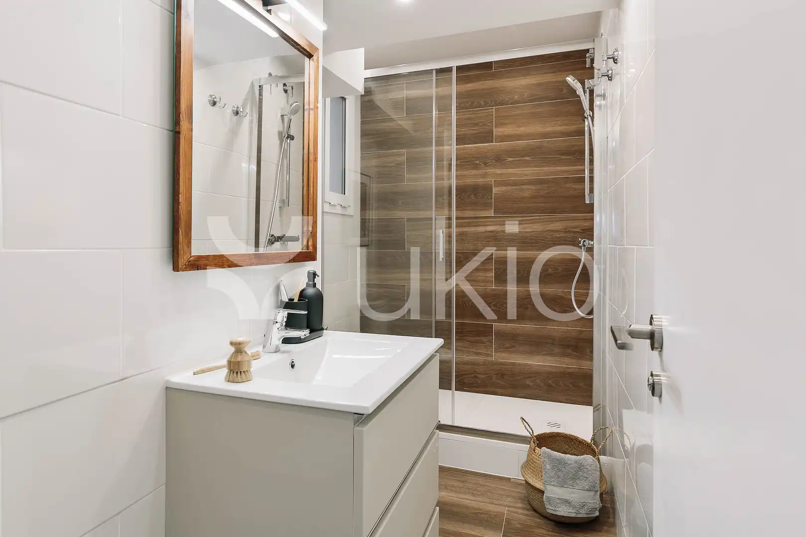 Baño de Apartamento de alquiler en Barcelona con Aire acondicionado, Amueblado y Horno