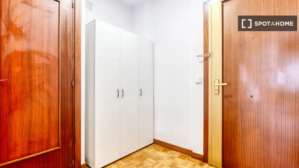 Flat for share in Madrid  with Air Conditioner, Terrace and Furnished