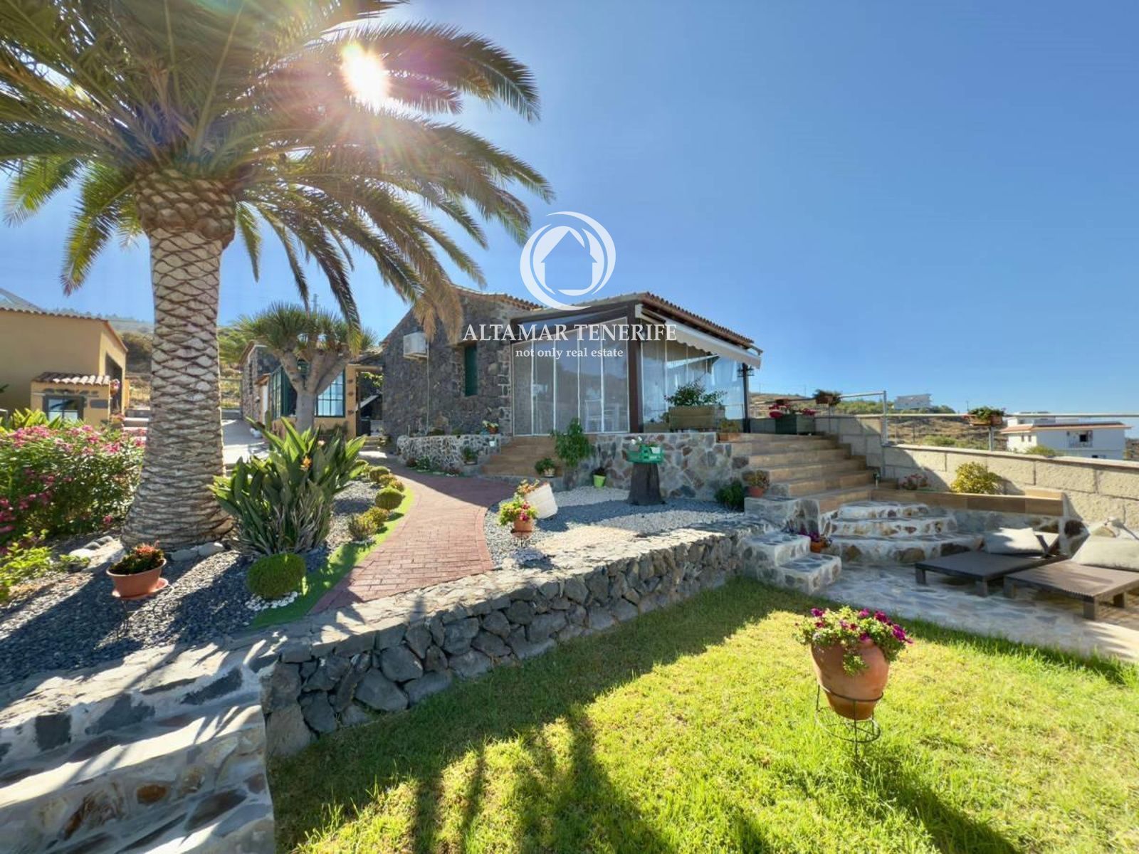 Exterior view of House or chalet for sale in Guía de Isora  with Air Conditioner, Terrace and Storage room