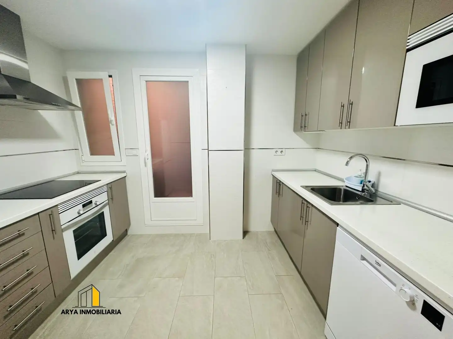 Kitchen of Apartments for rent in Torrejón de Ardoz  with Air Conditioner, Heating and Storage room