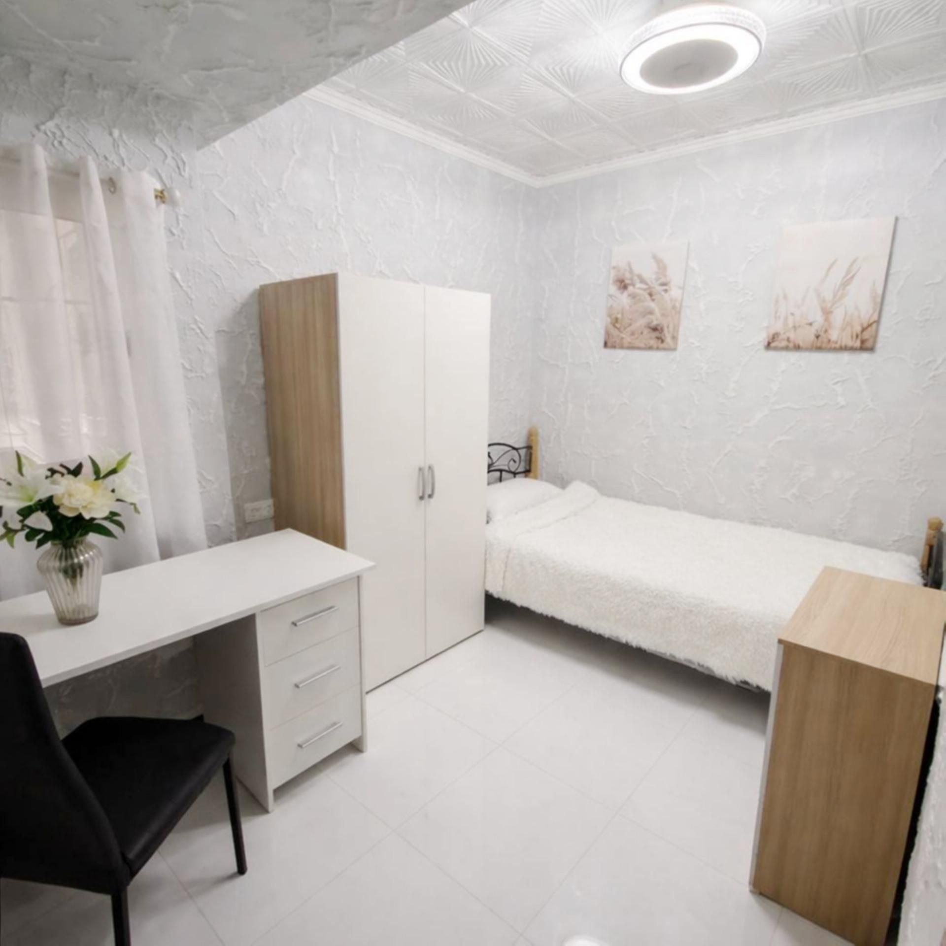 Bedroom of Flat for sale in  Valencia Capital  with Air Conditioner