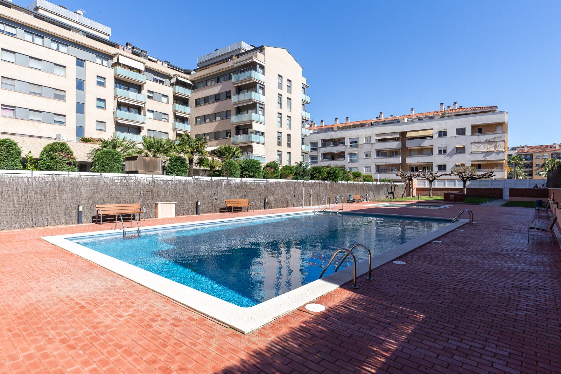 Piscina de Ático en venta en Sant Joan Despí con Aire acondicionado, Calefacción y Terraza