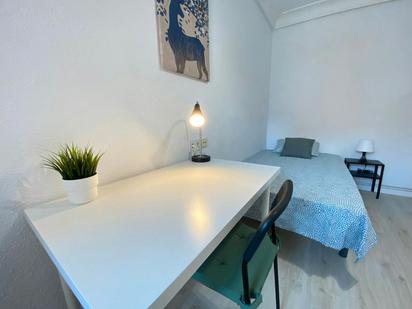 Bedroom of Flat to share in  Madrid Capital  with Heating, Furnished and Washing machine