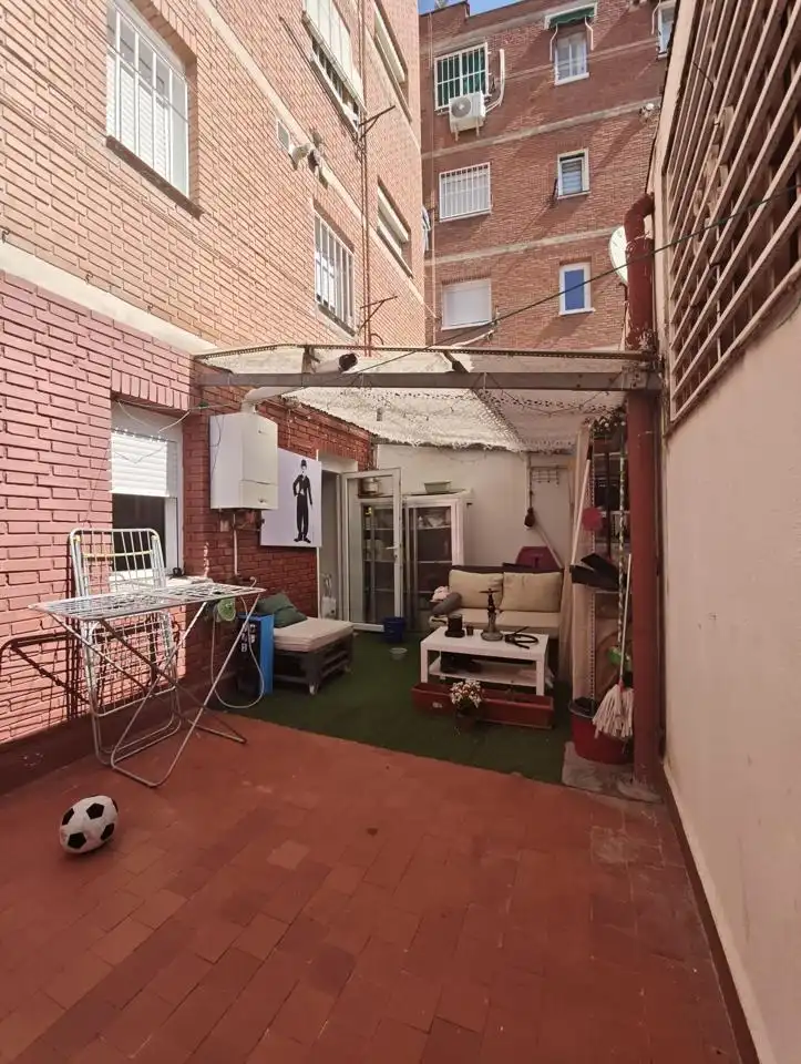 Terrassa de Planta baixa en venda en Madrid amb Calefacció