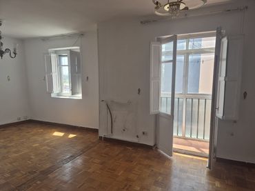 Piso con ascensor en venta en Avenida Cantabria