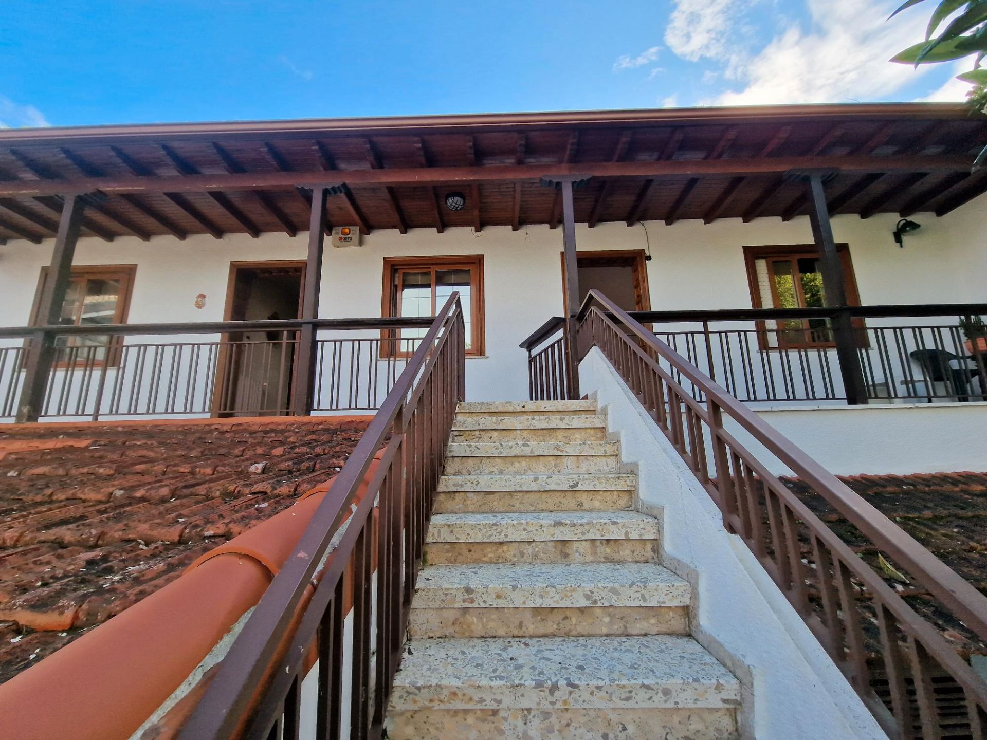 Vista exterior de Casa o xalet en venda en San Cibrao das Viñas amb Calefacció, Jardí privat i Terrassa