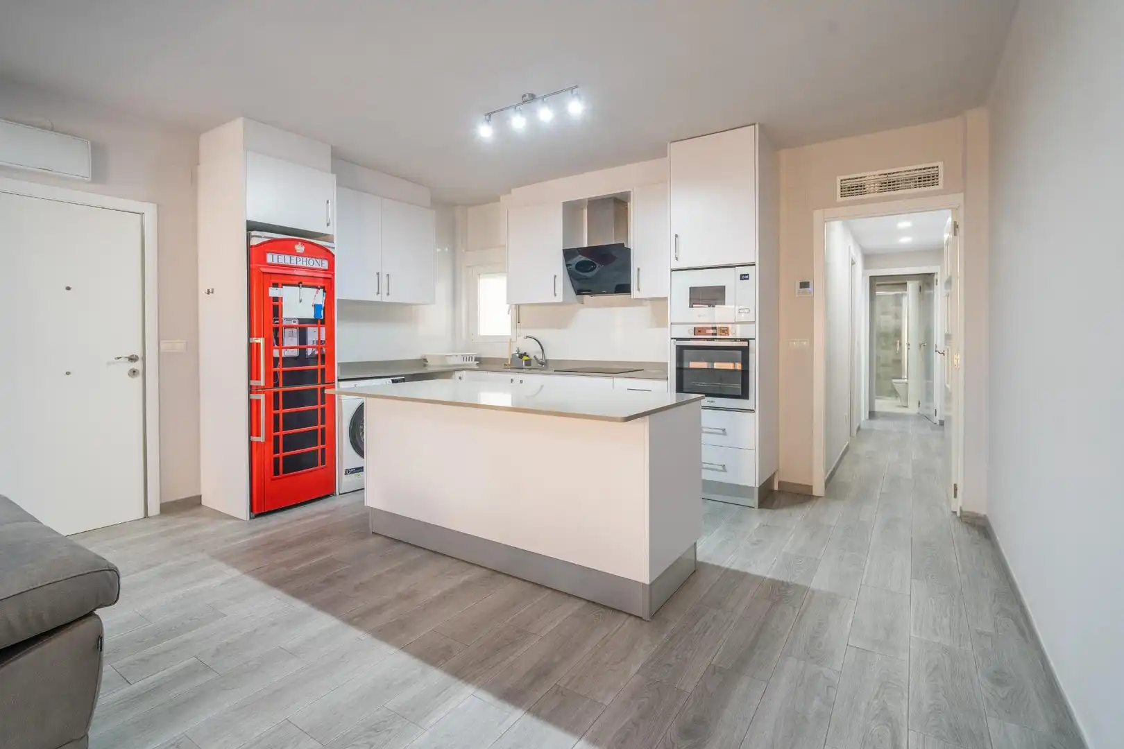 Kitchen of Flat for sale in Silla  with Air Conditioner and Balcony