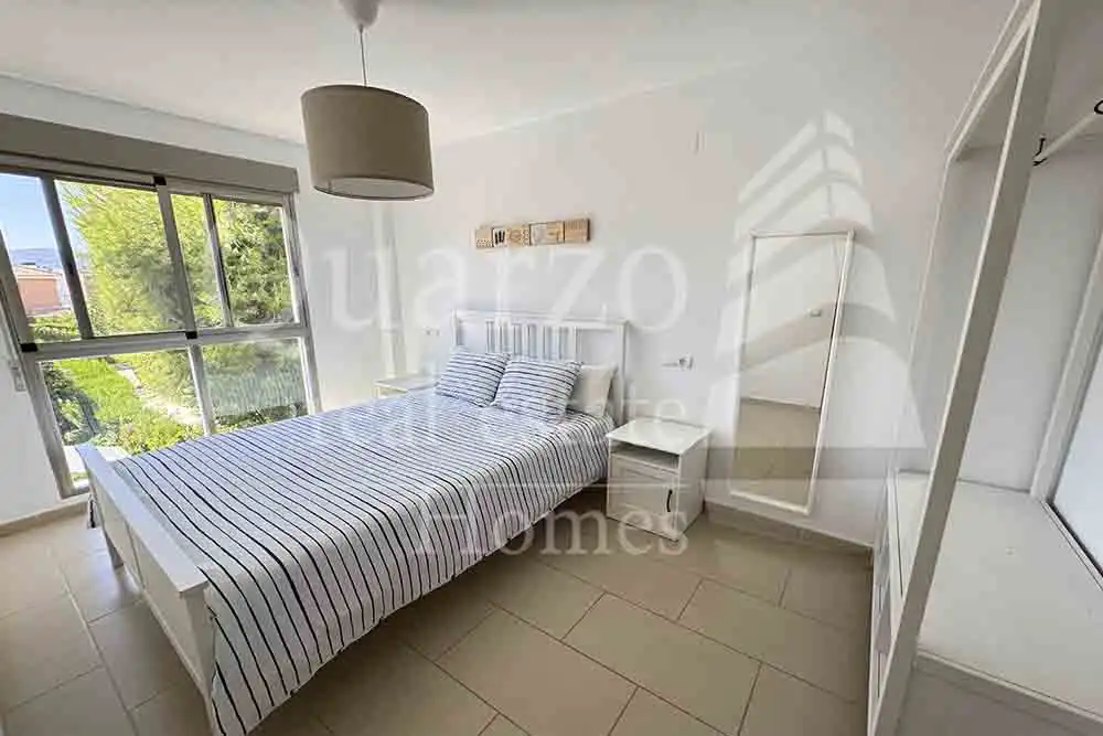 Schlafzimmer von Maisonette zum Verkauf in Oliva mit Klimaanlage, Terrasse und Möbliert