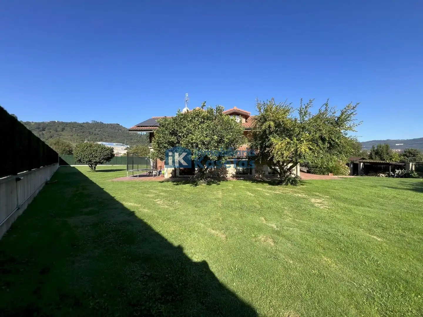 Garden of Houses for sale in Basauri   with Air Conditioner and Heating