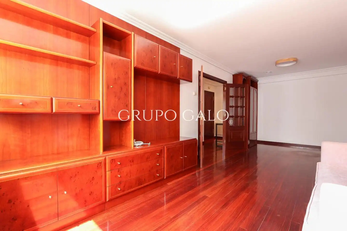 Sala d'estar de Dúplex de lloguer en Vigo  amb Calefacció i Parquet
