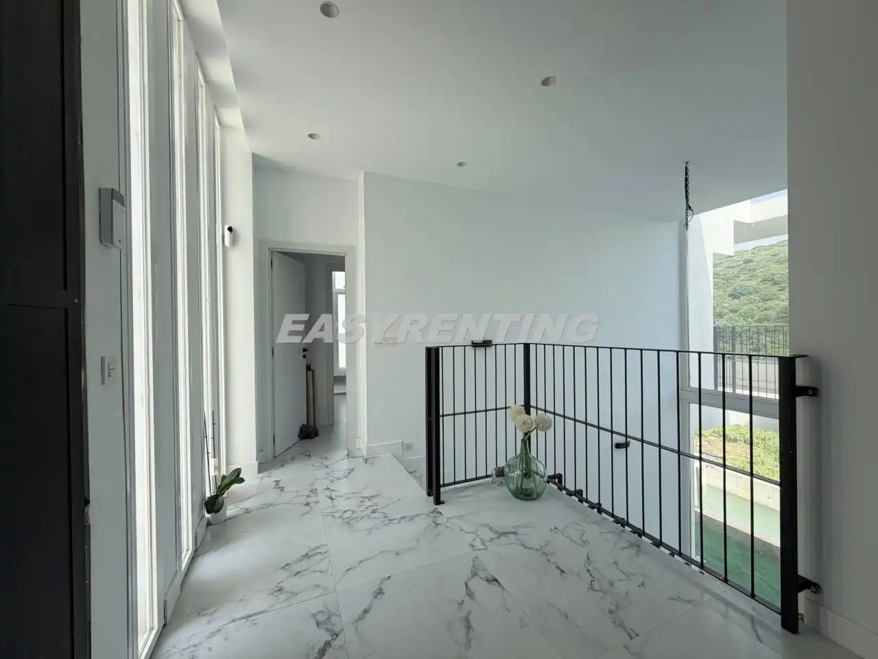Balcony of Houses for sale in La Línea de la Concepción  with Air Conditioner, Private garden and Terrace