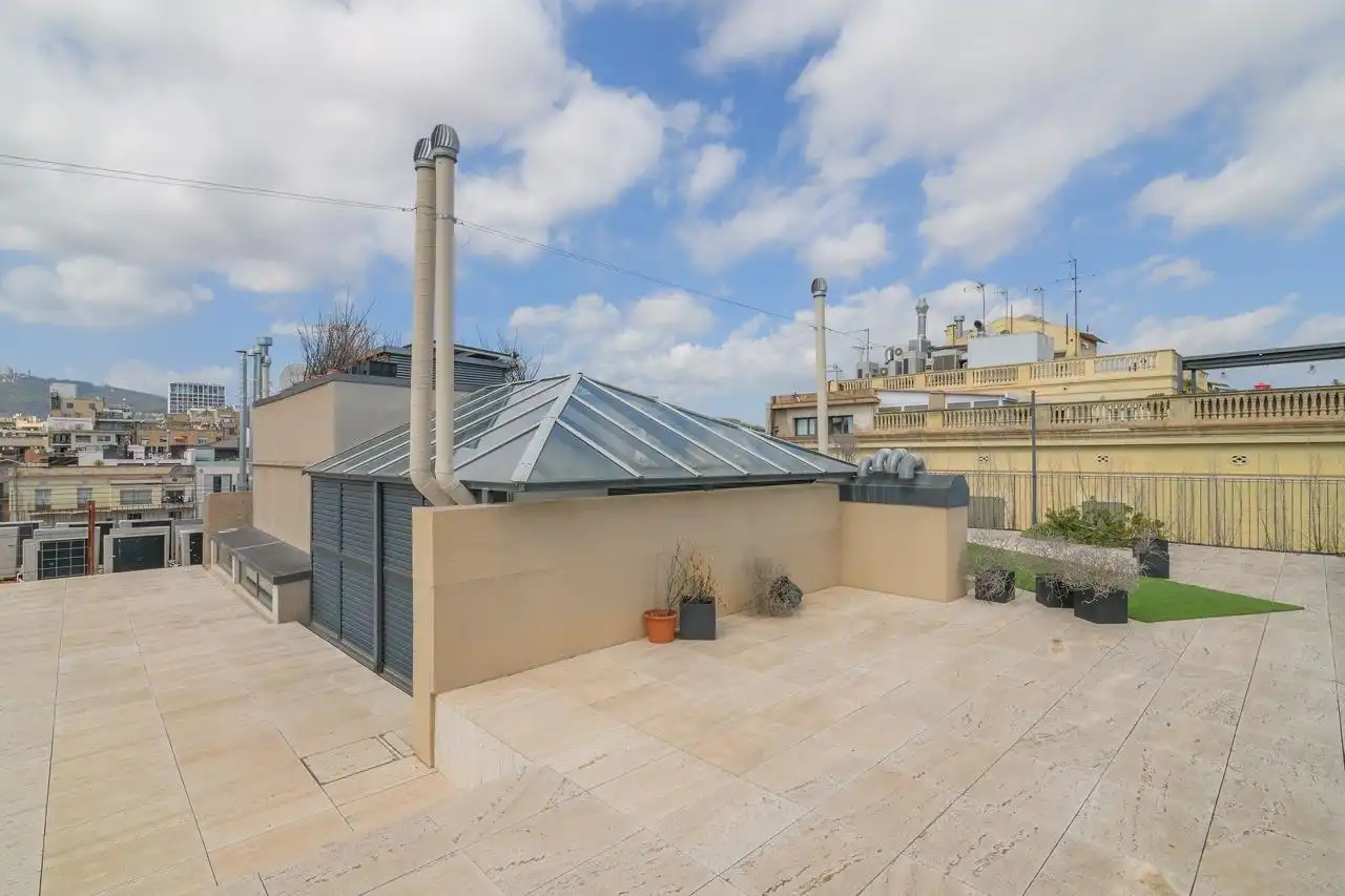 Terrasse von Dachboden zum Verkauf in Barcelona mit Klimaanlage, Heizung und Terrasse