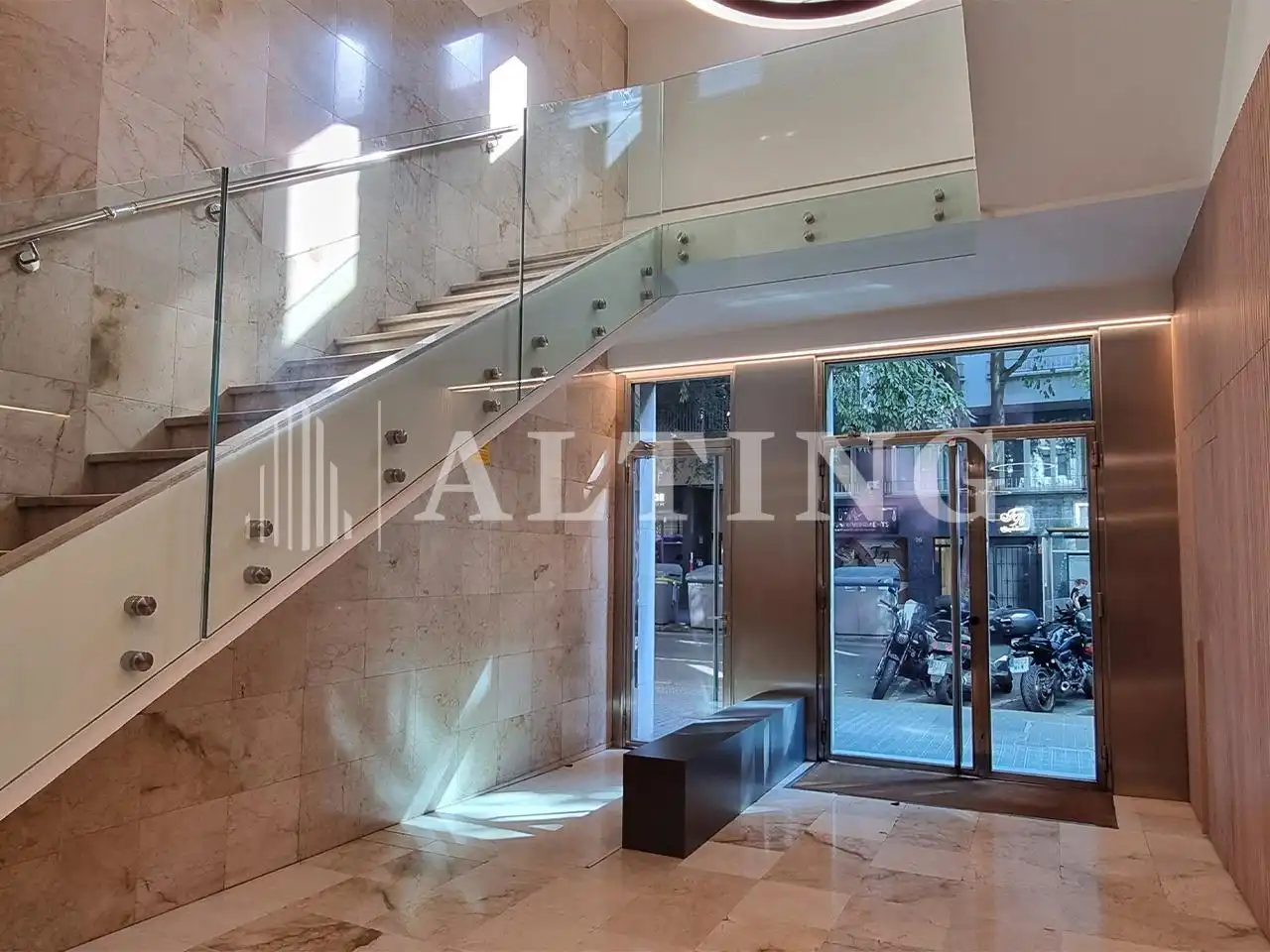 Office space with lift to rent in Entença, imagen 2