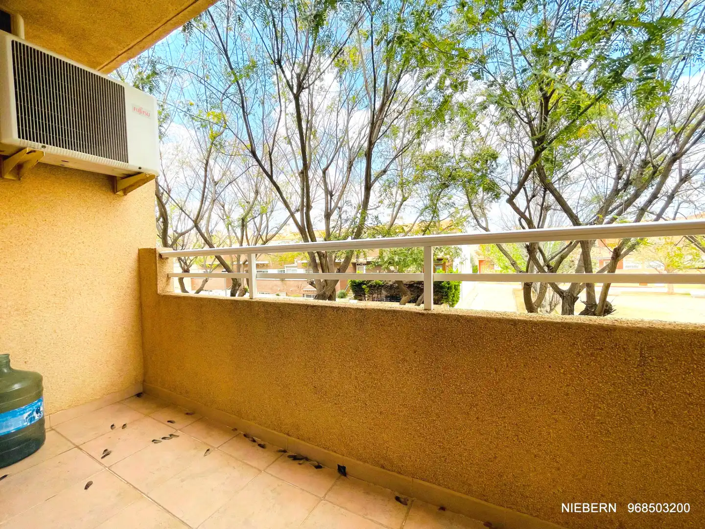 Flat with terrace to rent in Avenida de Venecia, imagen 11