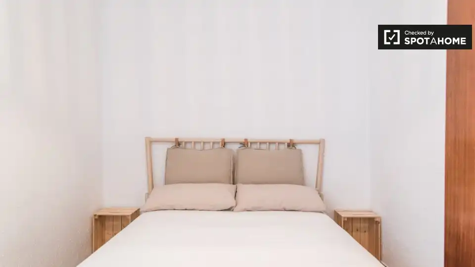 Bedroom of Flat for rent in Valencia  with Air Conditioner, Heating and Furnished