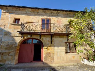 Casa amb balcó en venda a Villaescusa (Cantabria)
