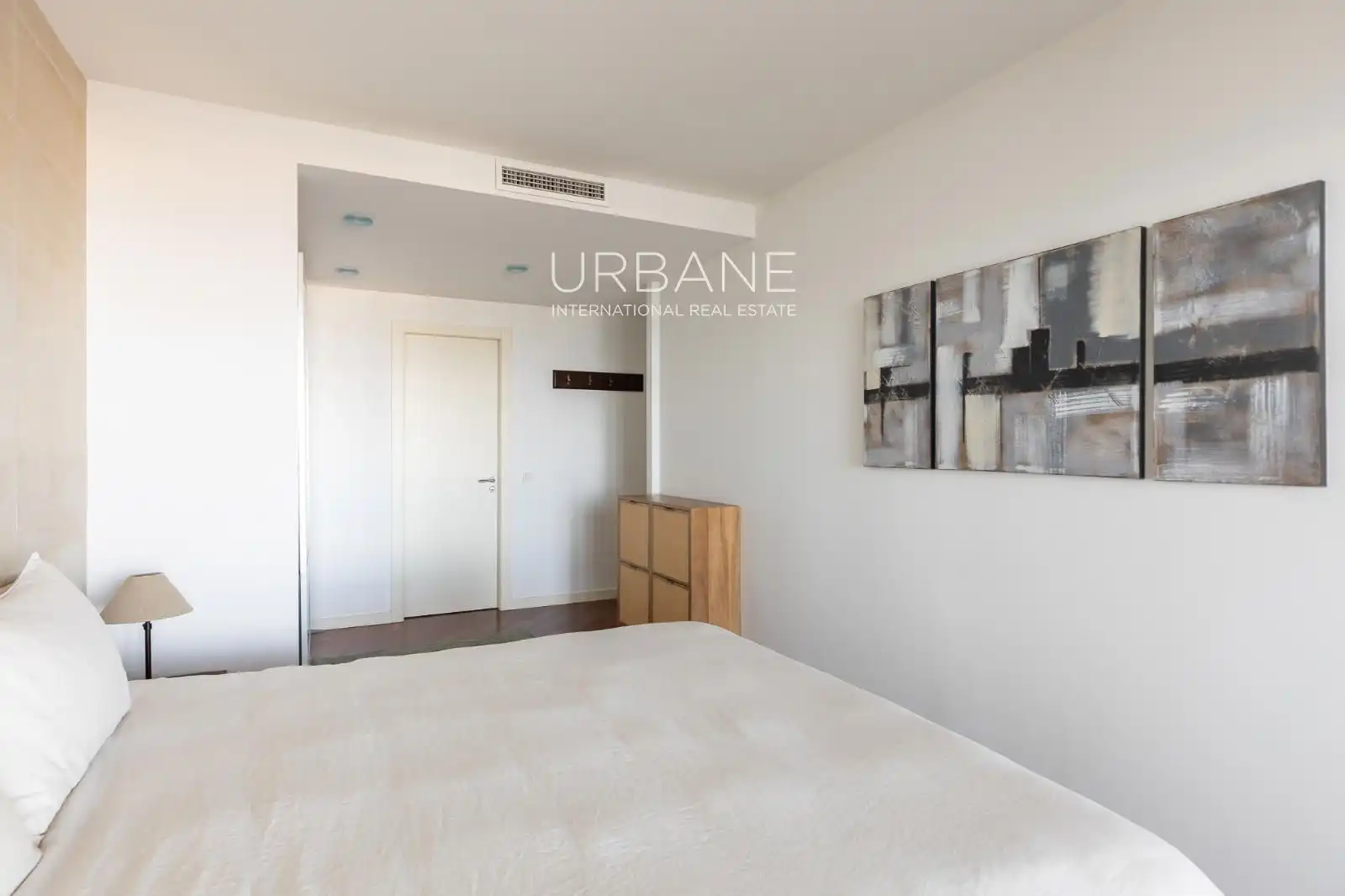Habitación de Ático de alquiler en Barcelona con Aire acondicionado, Calefacción y Amueblado