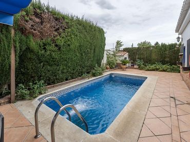 Casa con piscina in vendita a Calle CIPRESES