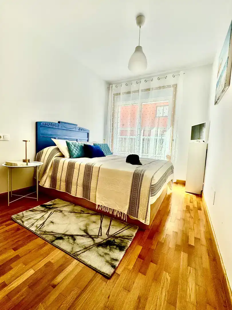 Bedroom of Flat for rent in Poio  with Parquet flooring, Storage room and Furnished